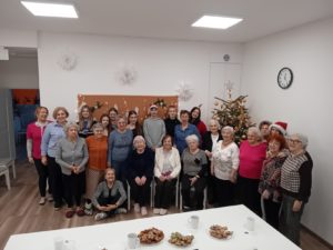 Warsztaty piernikowe w Klubie „Różany Zakątek Senior+” w Koszalinie